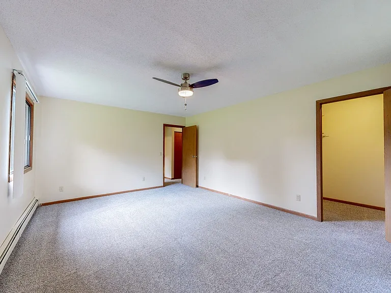 River 10 Apartments — Photo 21