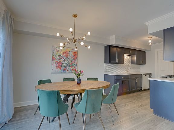 4th image of 9311 W 142nd St #1