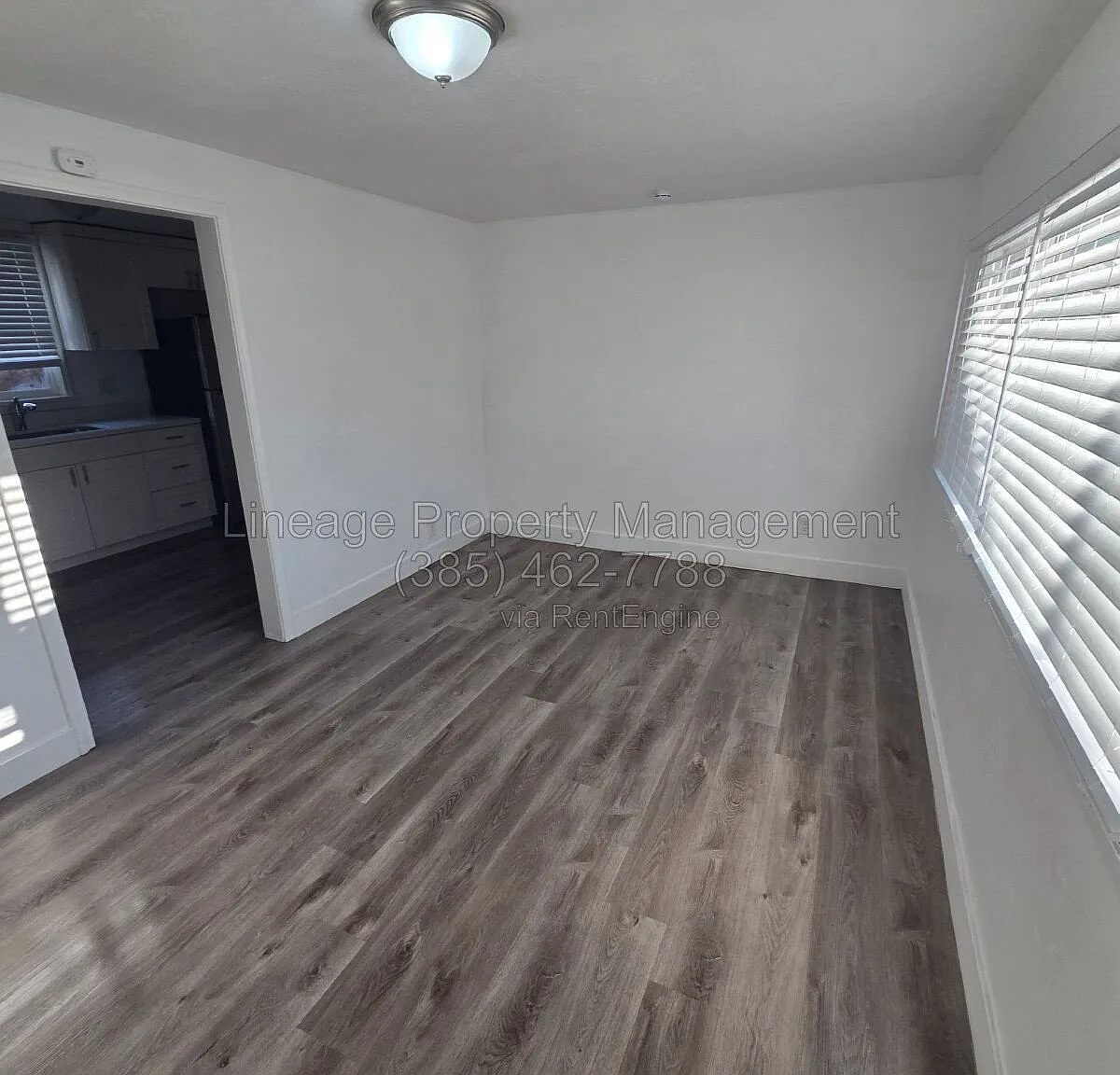 2 bed, 1.0 bath, 1050 sqft, $1,300 — Photo 4