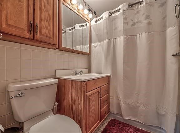 3rd image of 3020 S 46th St