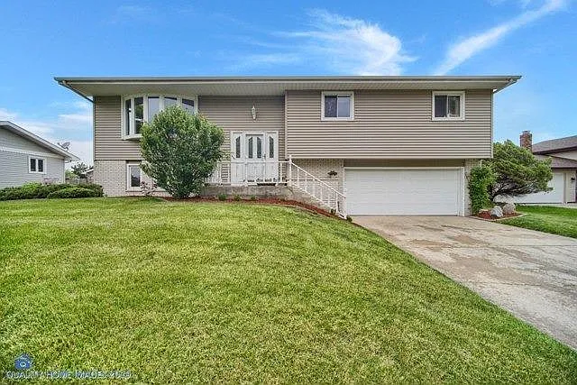 952 Devonshire Ln photo 1