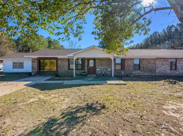 1689 Flowers Dr, Laurel Hill, FL 32567