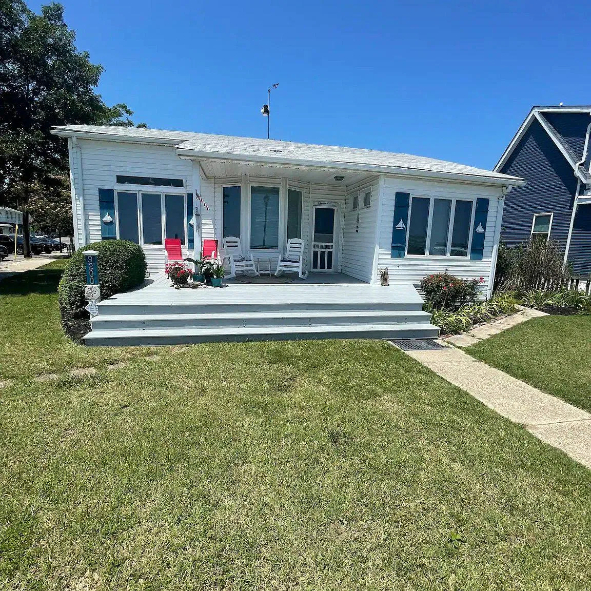 2 bed, 1.0 bath, 936 sqft, $3,000 — Photo 1
