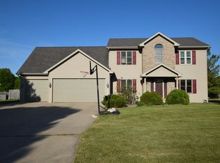 2399 Crystal Springs Ct, Green Bay, WI 54311