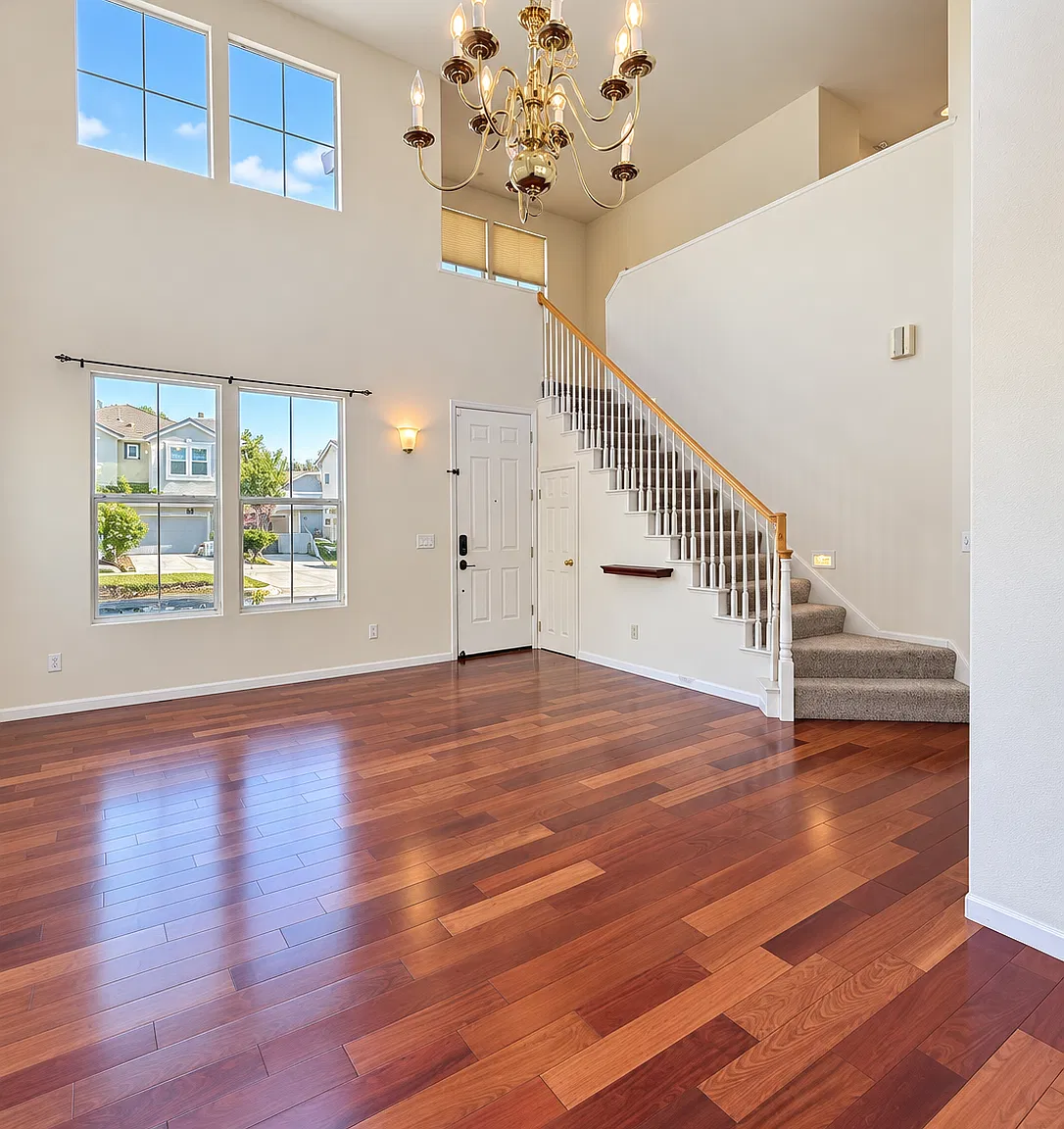 4 bed, 2.5 bath, 2060 sqft, $5,200 — Photo 3