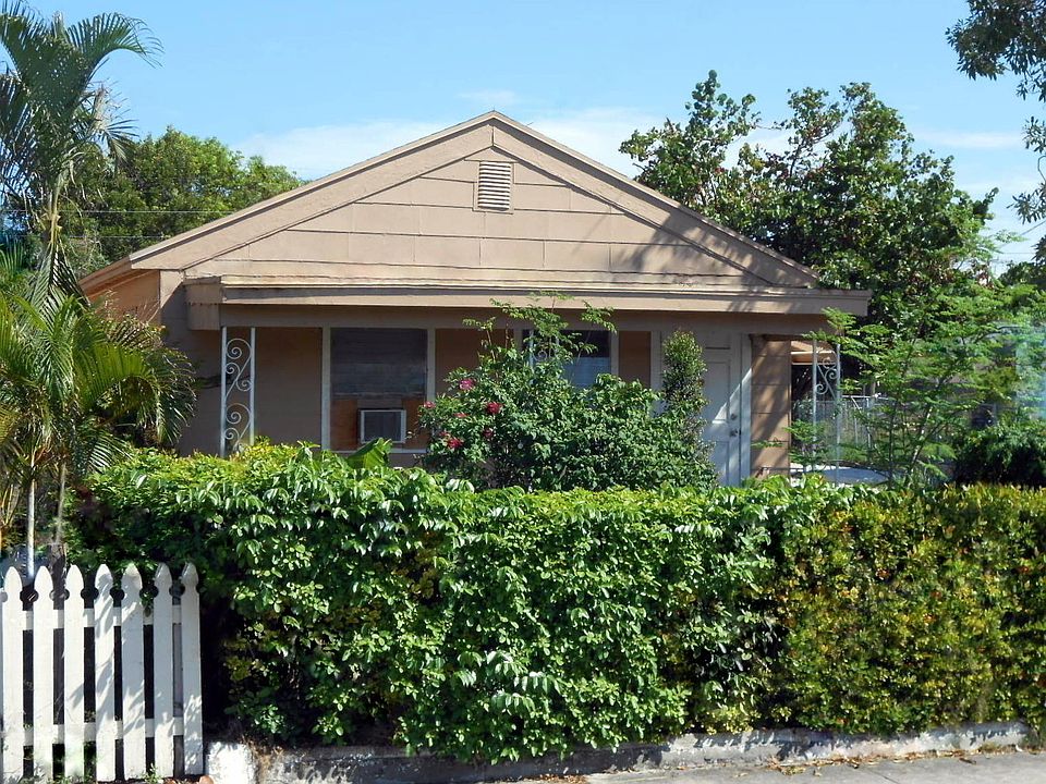 1st image of 502 N E Street
