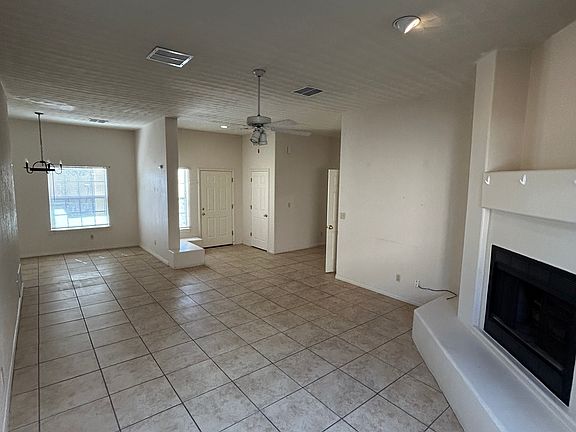 5th image of 2167 Pioneer Ave