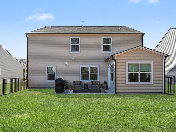 2nd image of 2635 Ellesmere Circle