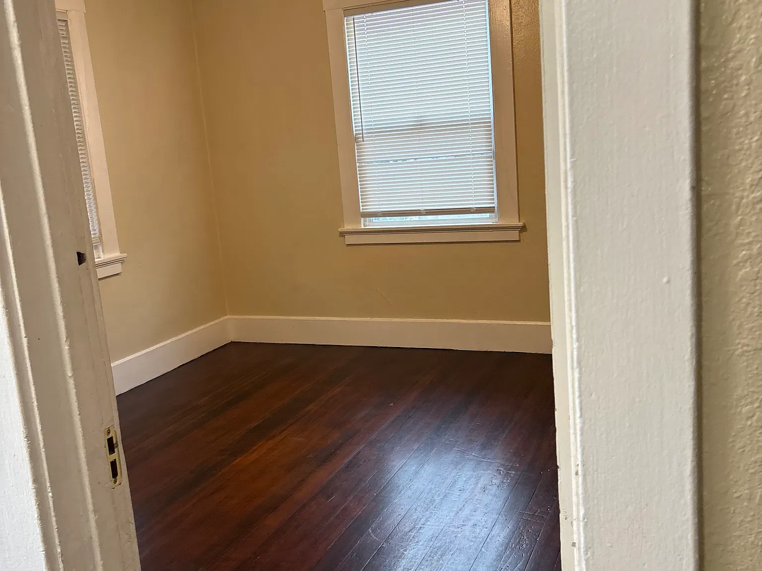 2 bed, 900 sqft, $1,900 — Photo 2