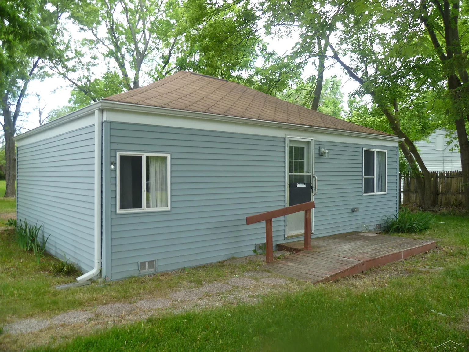 223 Harrison Dr photo 1