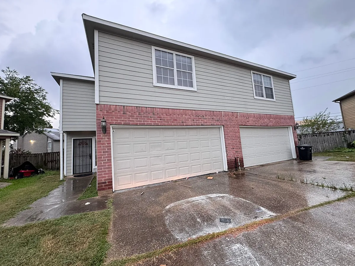Building Photo - 6427 Waldron Dr #B