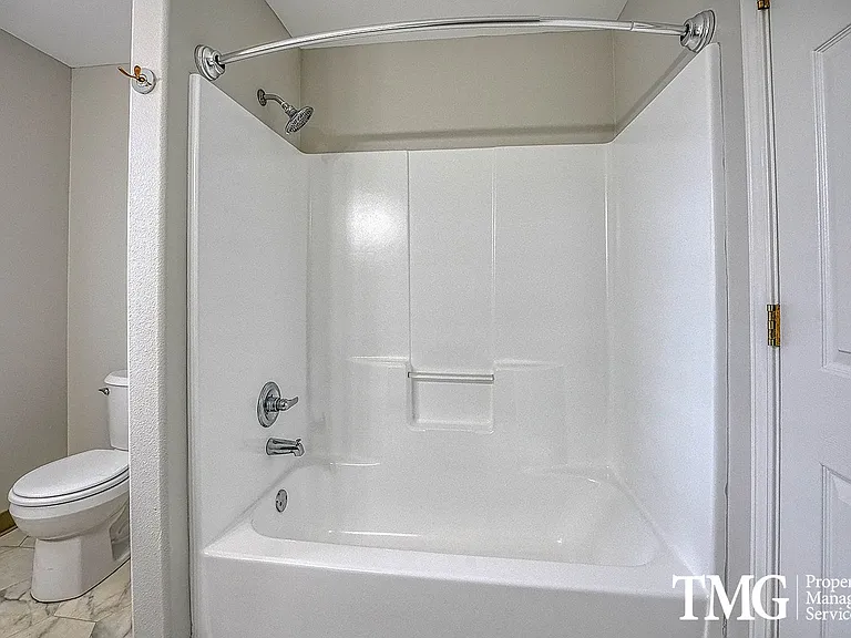 17015 NE 31st Way — Photo 21
