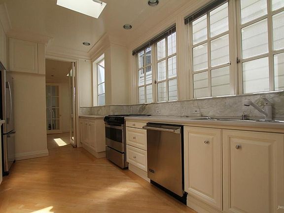 4th image of 3320 Clay St #3322