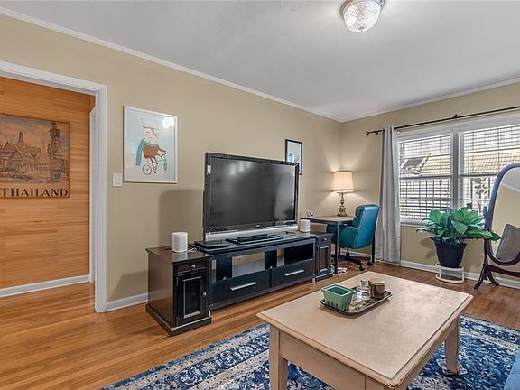 3rd image of 1870 Windemere Dr NE