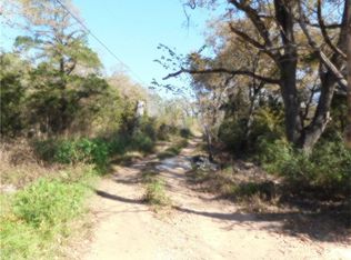 229 Arrowhead Dr, Smithville, TX 78957