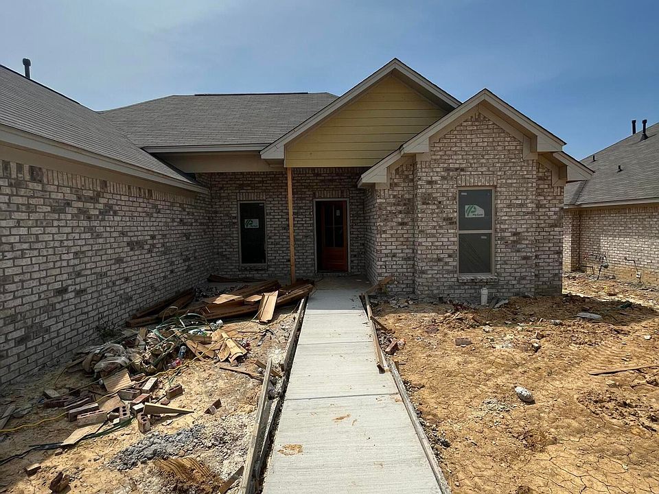 1st image of 480 Silver Hill Dr
