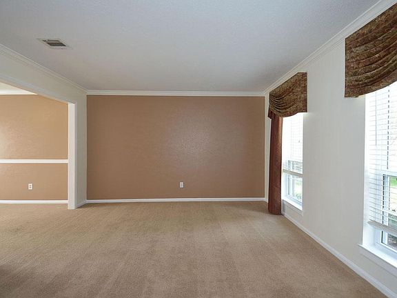 4th image of 3818 Forest Village Dr