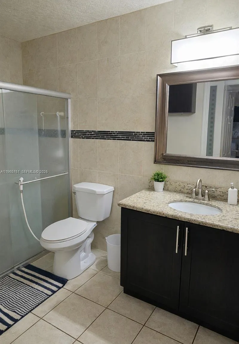 3 bed, 1320 sqft, $3,500 — Photo 2