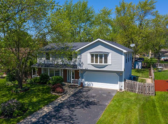 4th image of 910 Heartwood Ln