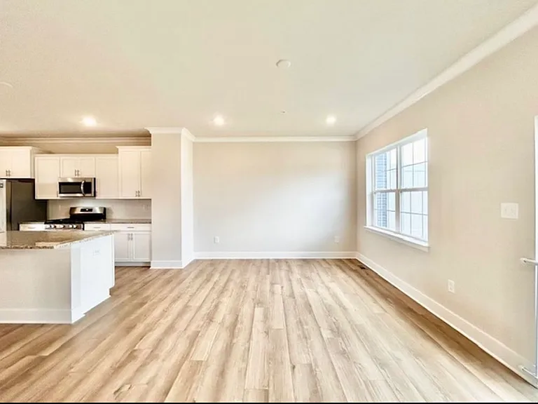 2208 Rodgers Dr — Photo 14