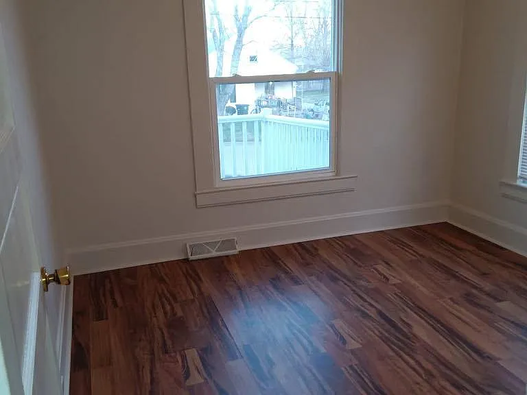 1437 N Water St — Photo 3