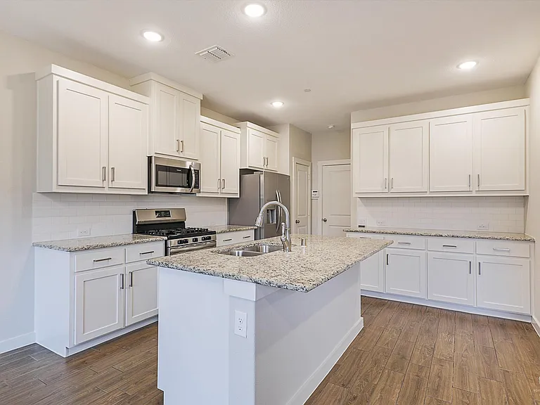 2729 Splendor Dr — Photo 6