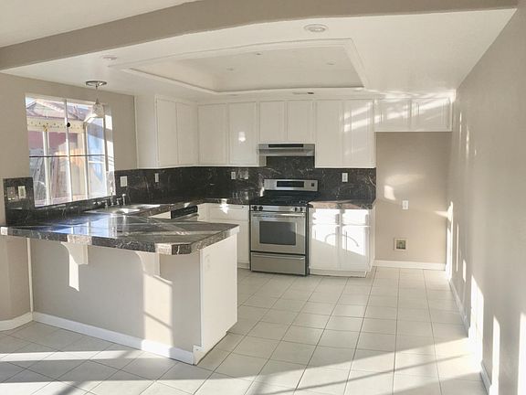 2nd image of 13590 La Villa Dr