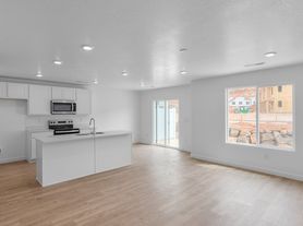2105 S Wolverine Way, Washington, UT