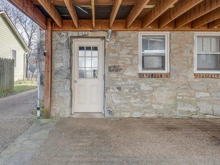 Separate Apartment Entry