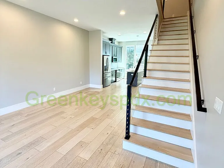 6064 NE 42nd Ave — Photo 7