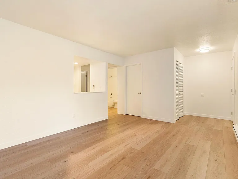 Crestwood Place — Photo 20