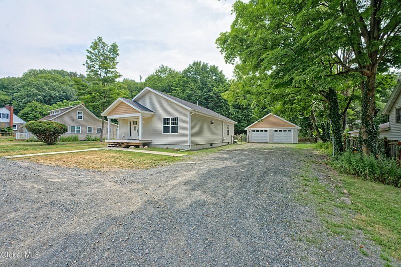 3rd image of 116 Plank Road