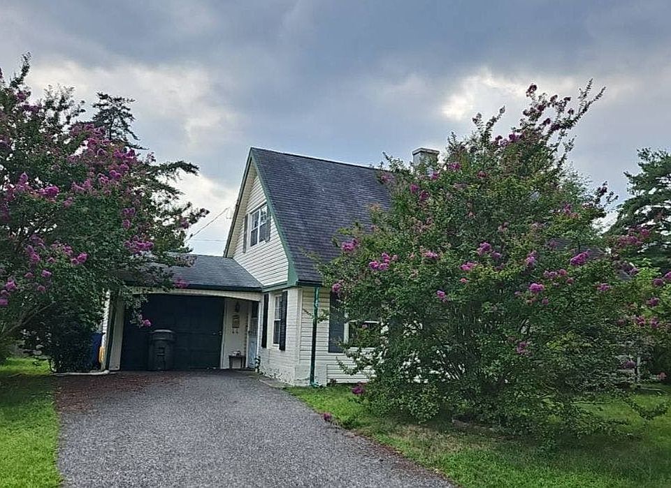 2nd image of 6 Sherwood Ln