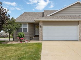 4131 Lakeview Dr SW, Cedar Rapids, IA 52404