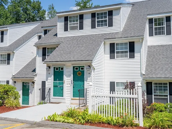 14 Gates Xing #14, Leominster, MA 01453