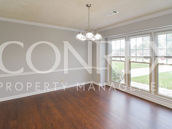 4th image of 2289 E Aberdeen Dr