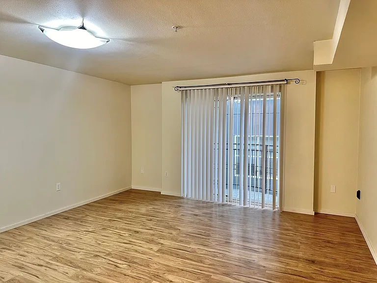 425 Vine St #420 — Photo 6