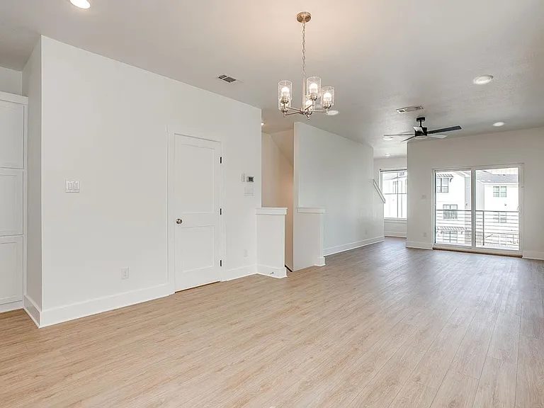 2333 Benbrook Blvd — Photo 25