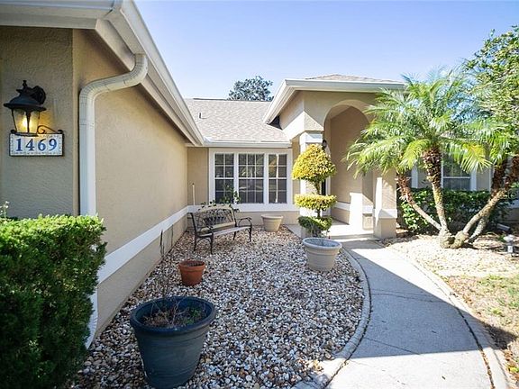 3rd image of 1469 Saddleridge Dr