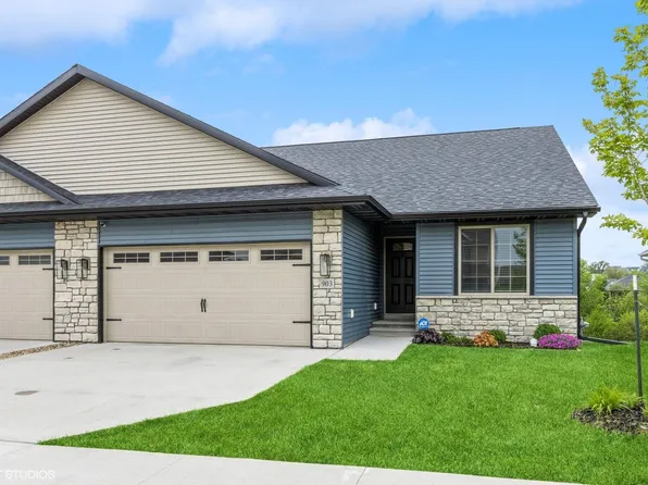 903 Hillside Dr, Tiffin, IA 52340