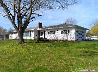 153 Shadowbrook Dr, Greece, NY 14616