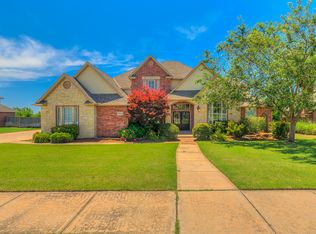 924 Shady Run Ct, Edmond, OK 73025