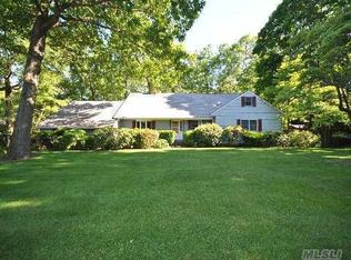 360 Scudder Ave, Northport, NY 11768
