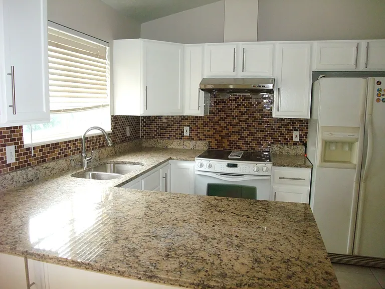 S Lancashire Cir — Photo 3