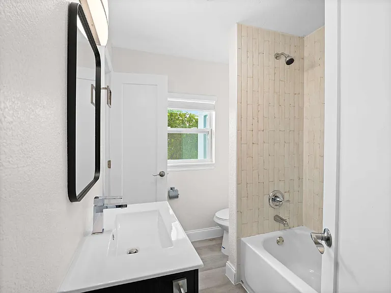 101 Deland Ave #6 — Photo 14