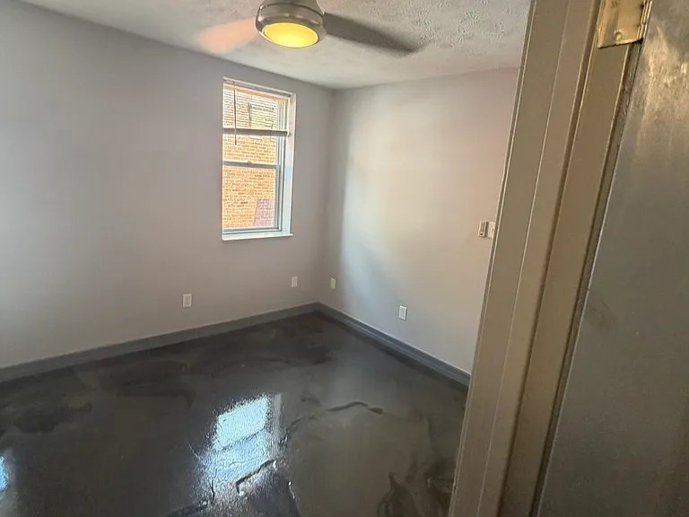 838 Oak St — Photo 24