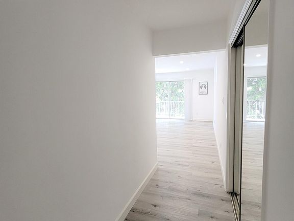3rd image of 1477 S Canfield Ave APT 203