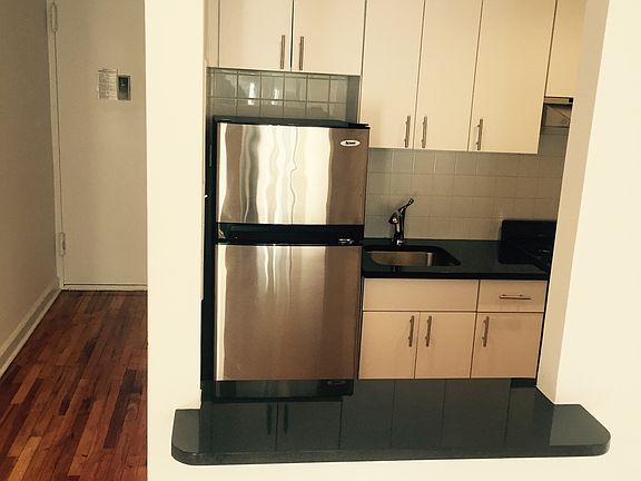 5th image of 235 E 84th St APT 25