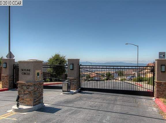 2nd image of 8237 Skyline Cir