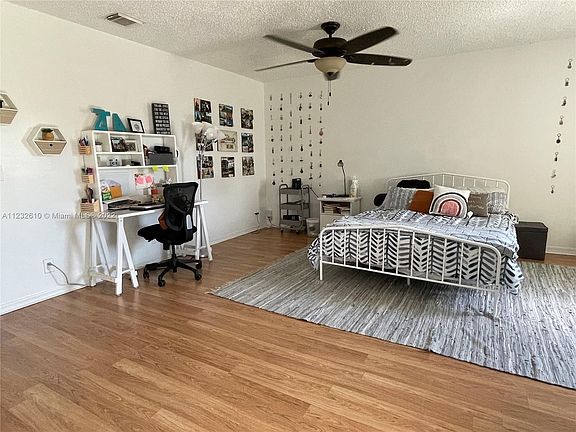 5th image of 6337 Willoughby Cir Unit 6337